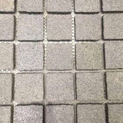 Graniittellised minu lähedal Kooritud graniidist sillutuskivid